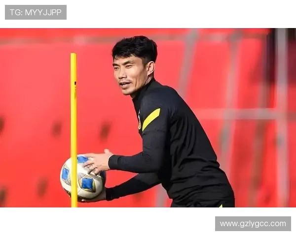 郑智从绿茵场到教练席展现中国足球精神与责任担当