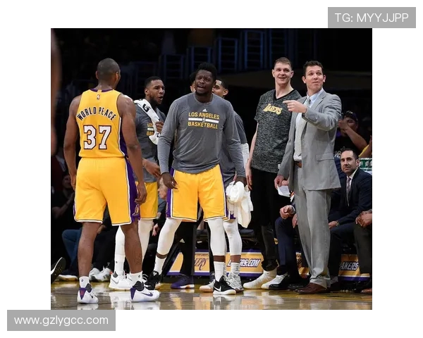 菲尼克斯太阳队崛起之路：探索球队未来发展与明星球员的成长潜力