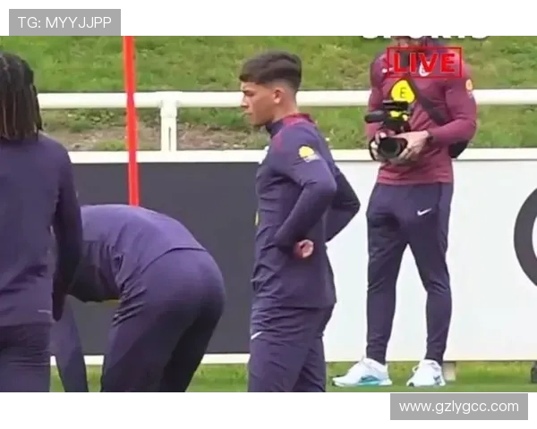 菲尔·福登：从天才少年到英格兰足球新希望的成长之路