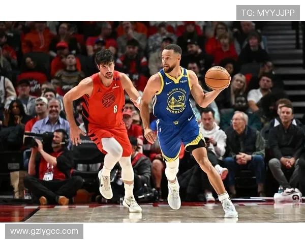 开拓者挑战勇士力争逆袭 球场激战点燃季后赛激情