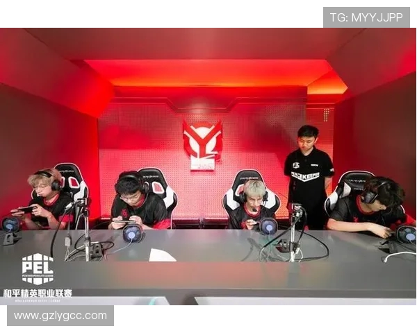 FPX战队在和平精英赛场上的心理素质提升与团队协作新策略探讨