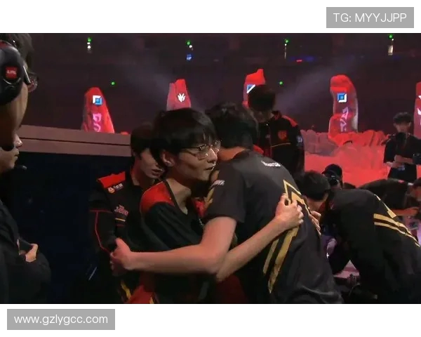 赛后复盘FPX与RNG的团队配合分析与战术探讨