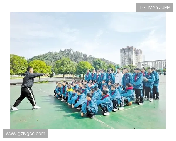 从球场攻防细节深度解析现代篮球战术体系多元化演变趋势新动态洞察 从球场攻防细节深度解析现代篮球战术体系多元化演变趋势新动态洞察