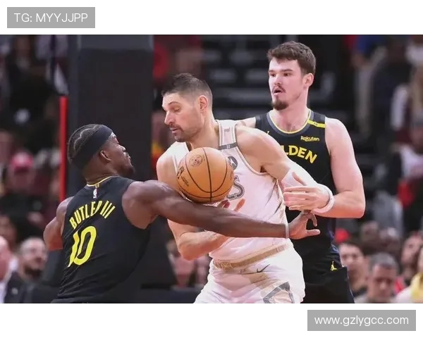 2016年尼克斯与公牛激战回顾：经典对决与球星表现分析