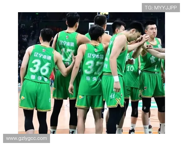CBA联赛激战辽宁队迎战江苏队双方争夺季后赛名额的关键之战 CBA联赛激战辽宁队迎战江苏队双方争夺季后赛名额的关键之战