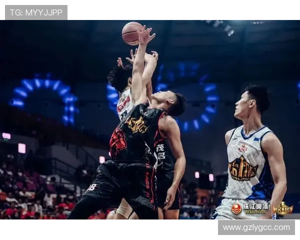 广东与湖北的篮球对决谁能称霸球场成为真正的球王
